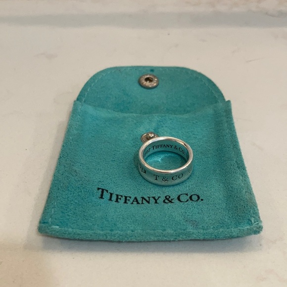 Tiffany and Co Vintage Style Ring - Picture 2 of 3